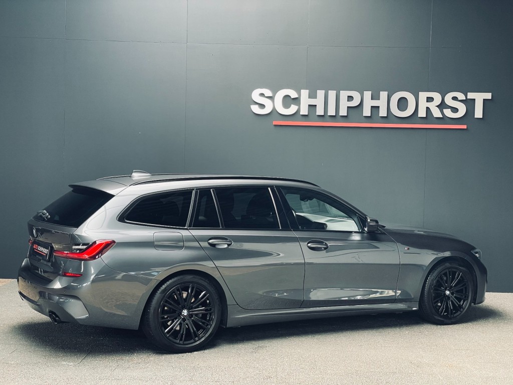 BMW-3-SERIE-Touring 318i 2.0 M-Sport/Trekhaak/Head-up/live cockpit