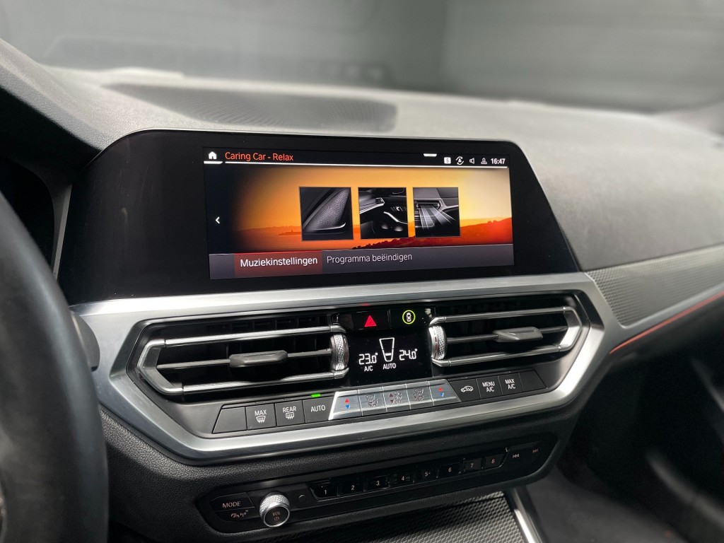 BMW-3-SERIE-Touring 318i 2.0 M-Sport/Trekhaak/Head-up/live cockpit