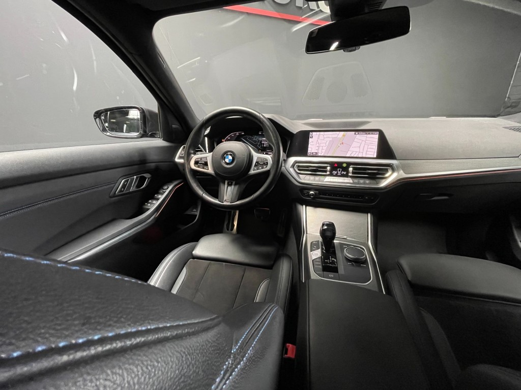 BMW-3-SERIE-Touring 318i 2.0 M-Sport/Trekhaak/Head-up/live cockpit