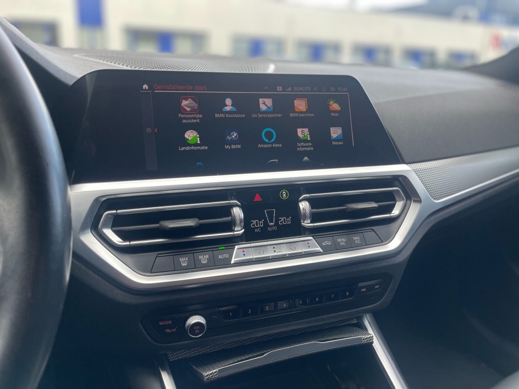 BMW-3-SERIE-Touring 318i 2.0 M-Sport/Trekhaak/Head-up/live cockpit