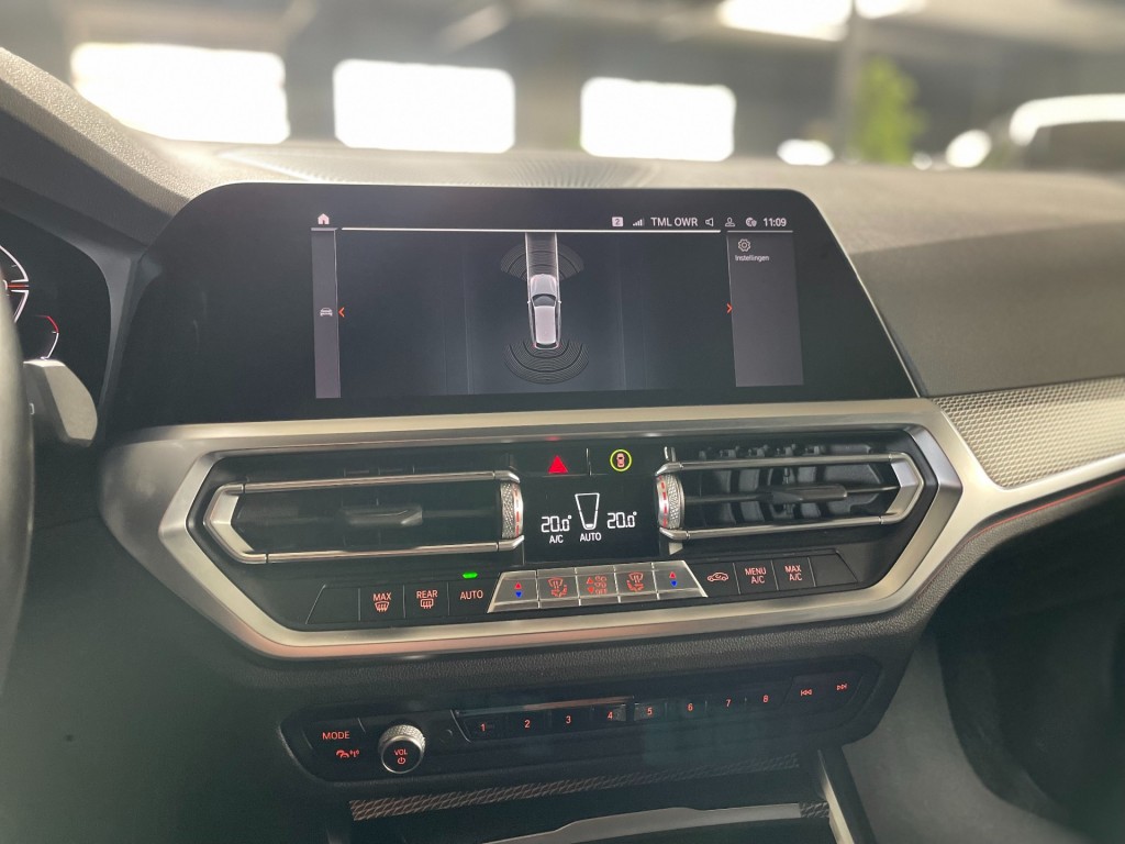 BMW-3-SERIE-Touring 318i 2.0 M-Sport/Trekhaak/Head-up/live cockpit