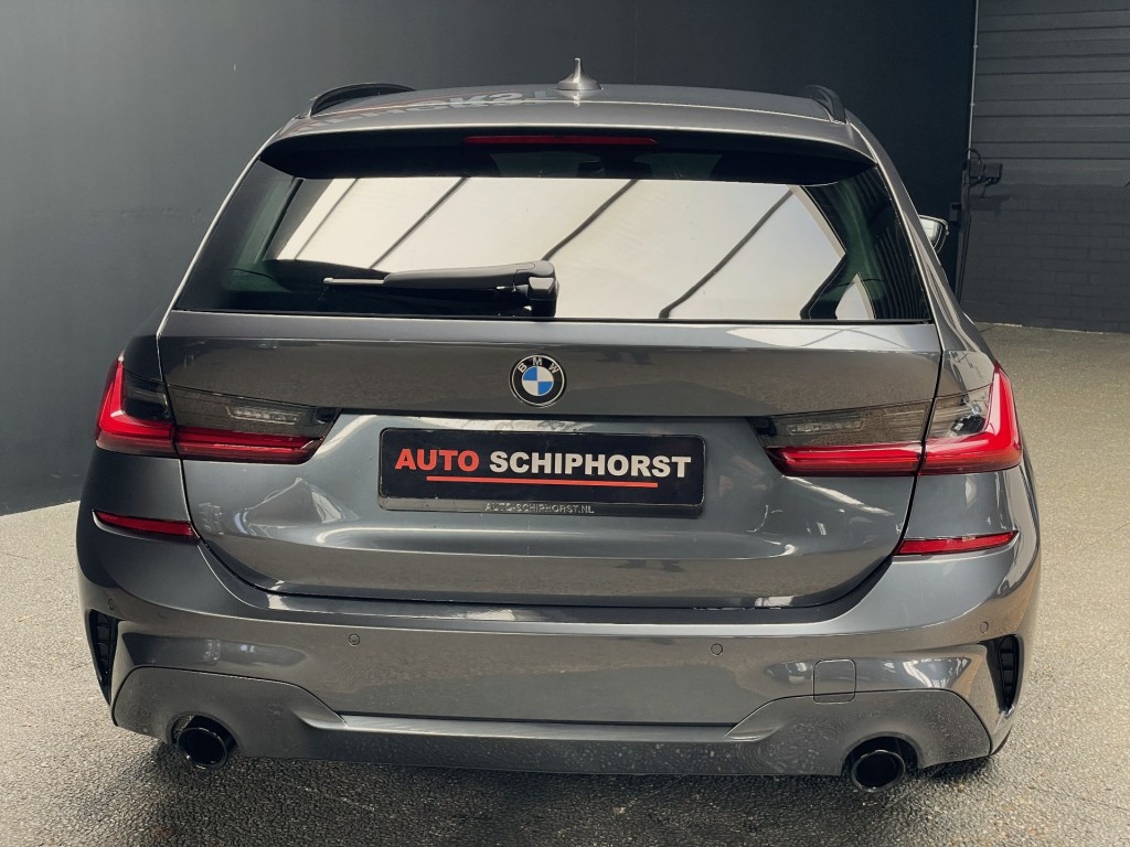 BMW-3-SERIE-Touring 318i 2.0 M-Sport/Trekhaak/Head-up/live cockpit