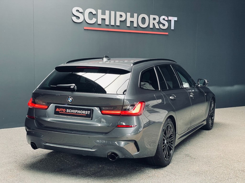 BMW-3-SERIE-Touring 318i 2.0 M-Sport/Trekhaak/Head-up/live cockpit