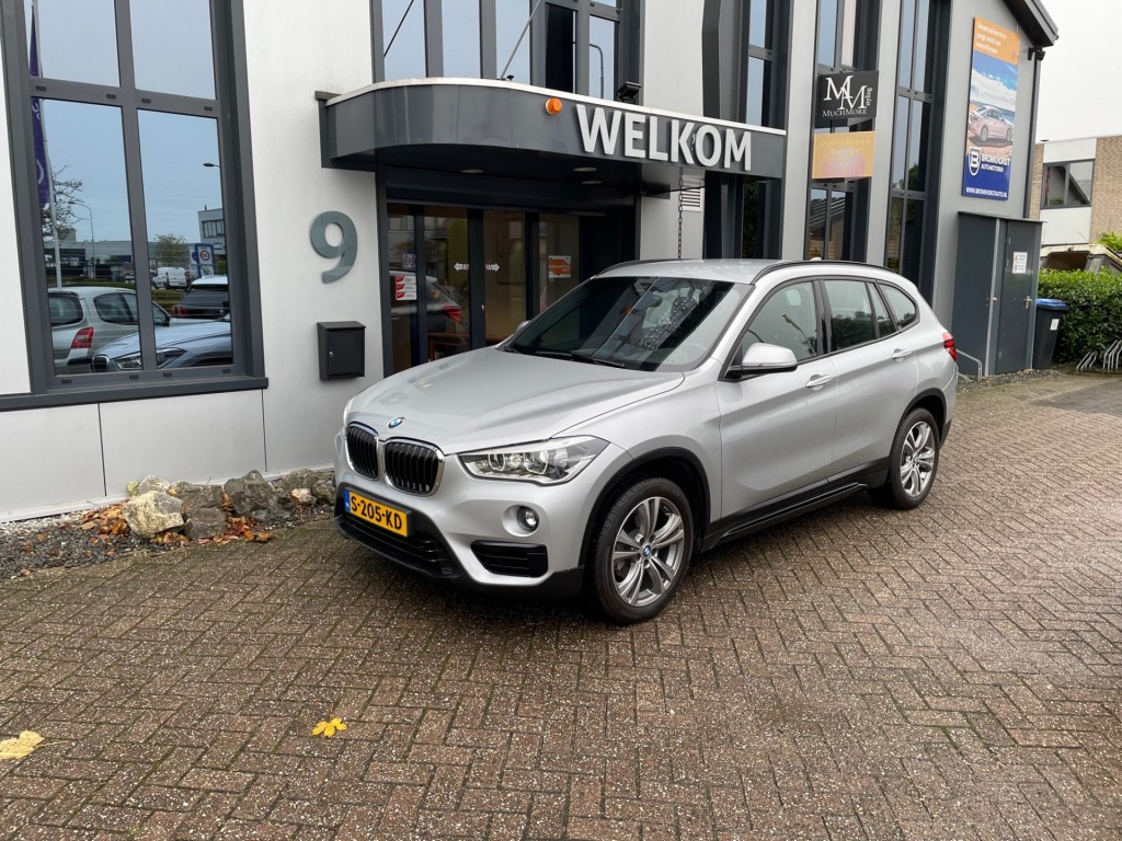 BMW-X1-1.5 SDRIVE 140PK Leder, Navi, Camera, PDC, Cruisecntrl, NIEUWSTA