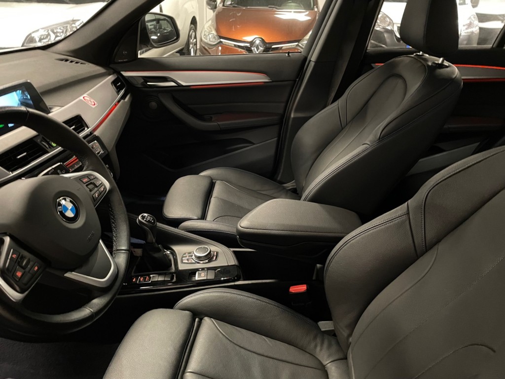 BMW-X1-1.5 SDRIVE 140PK Leder, Navi, Camera, PDC, Cruisecntrl, NIEUWSTA