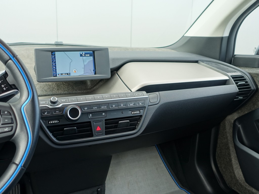 BMW-I3-Comfort Advance 22kWh I NL-Auto I 1e Eig. I SOH 80% I Snellaad I