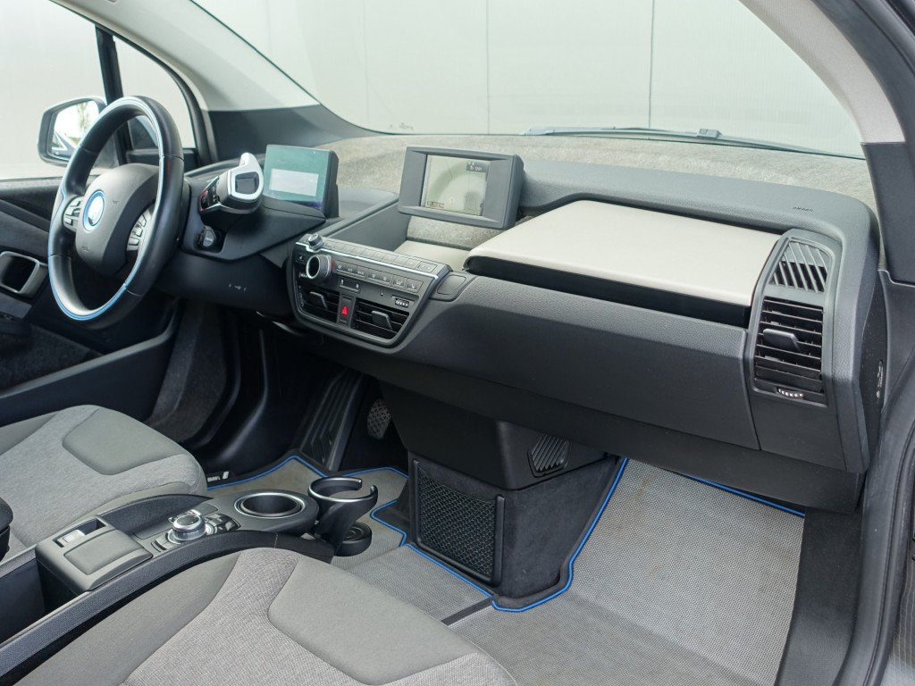 BMW-I3-Comfort Advance 22kWh I NL-Auto I 1e Eig. I SOH 80% I Snellaad I