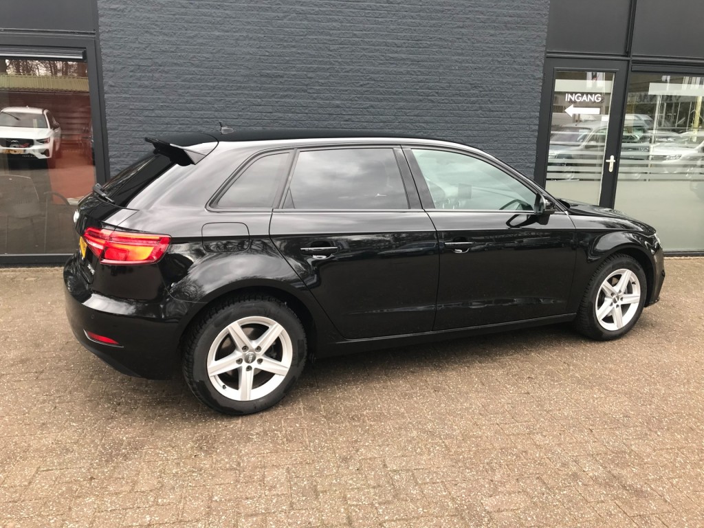 AUDI-A3-35 1.5 TFSI **150pk/automaat/xenon**
