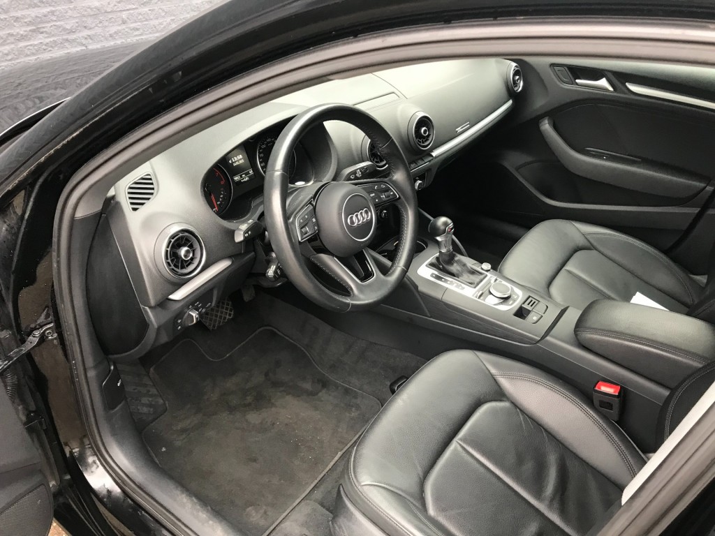 AUDI-A3-35 1.5 TFSI **150pk/automaat/xenon**