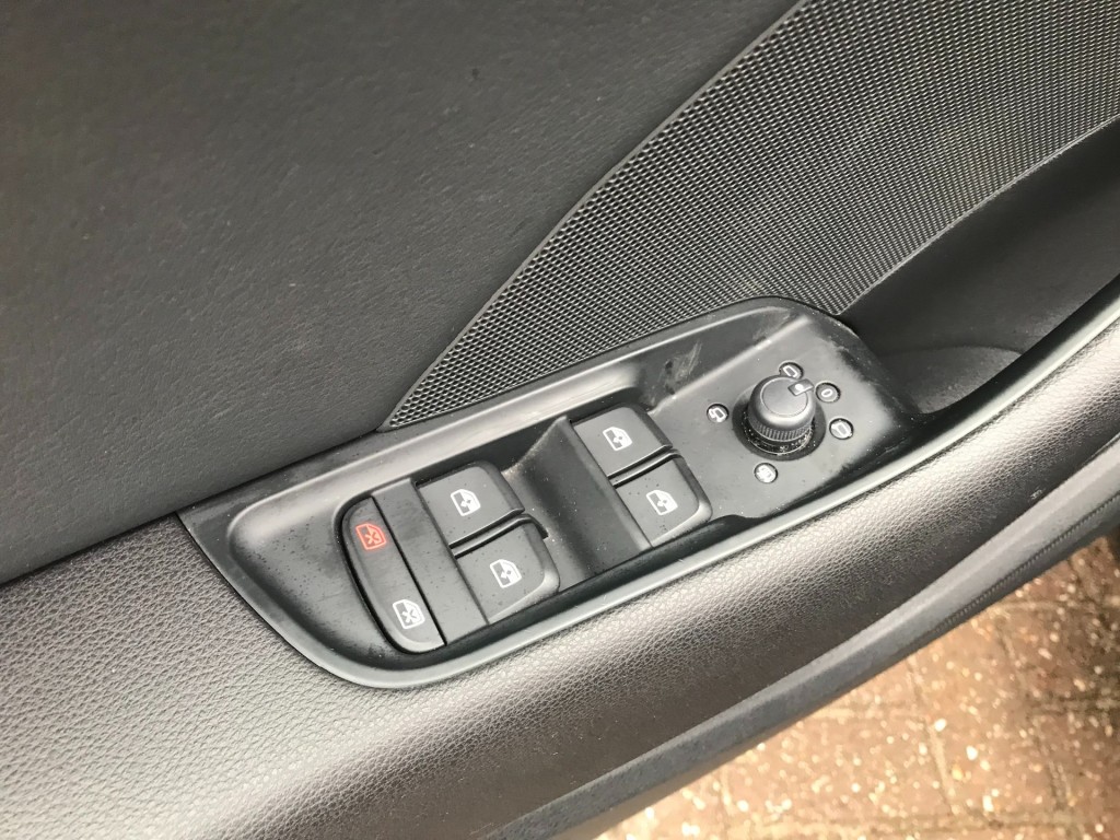 AUDI-A3-35 1.5 TFSI **150pk/automaat/xenon**