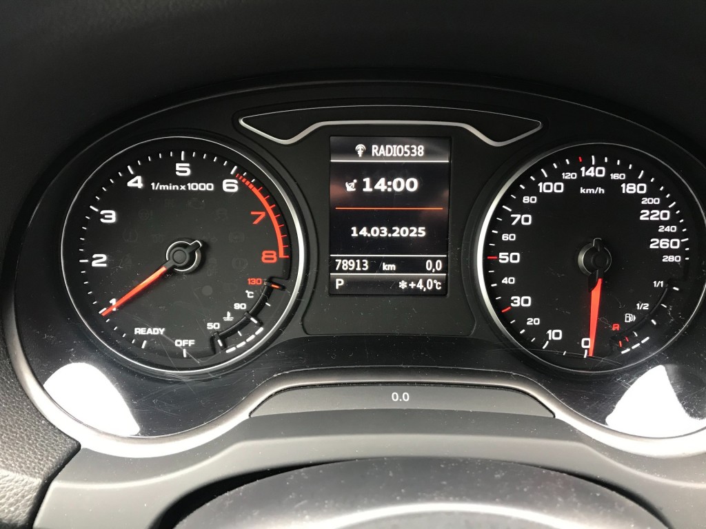 AUDI-A3-35 1.5 TFSI **150pk/automaat/xenon**