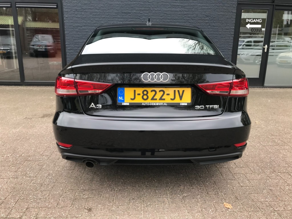 AUDI-A3-30 TFSi pro line **Navigatie/parkeersensoren**