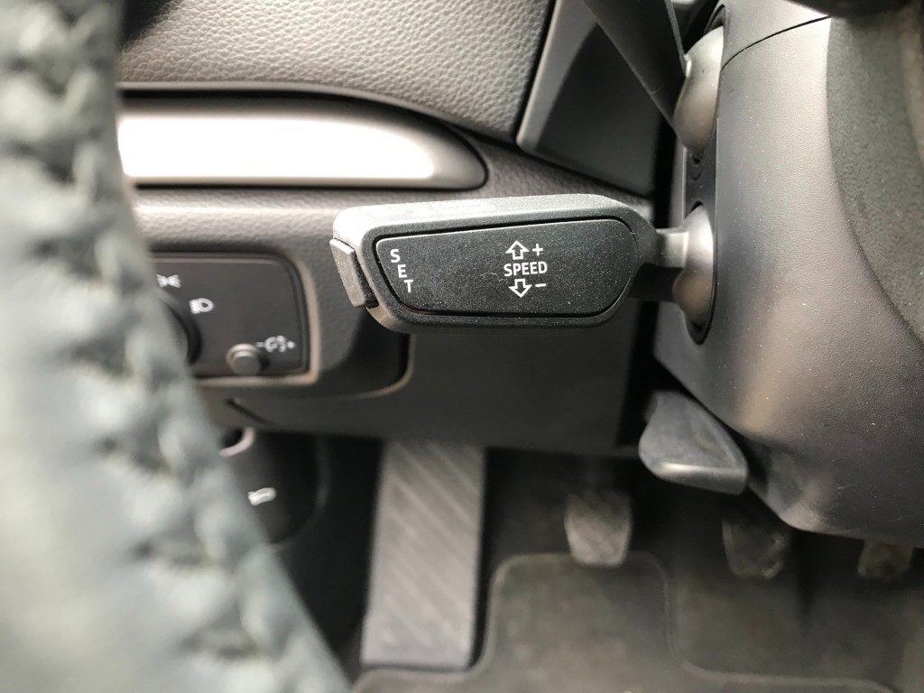 AUDI-A3-30 TFSi pro line **Navigatie/parkeersensoren**