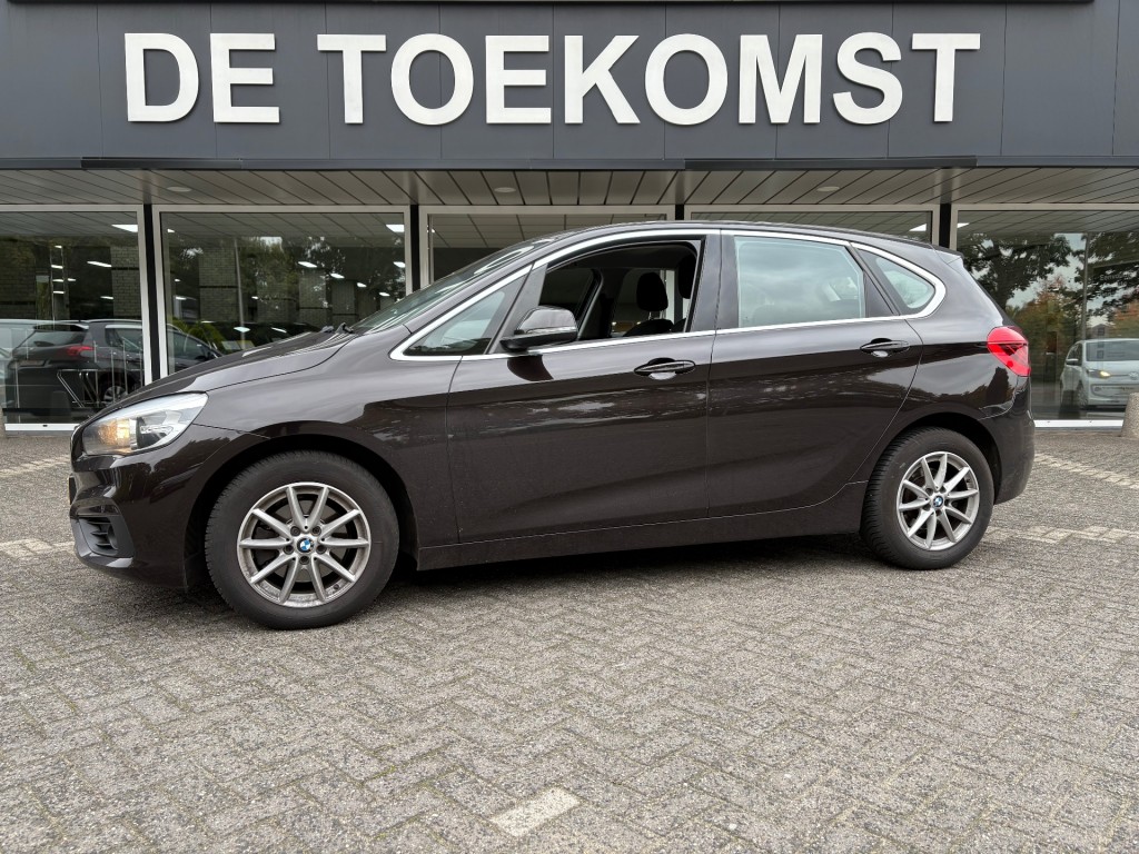 BMW-2-SERIE ACTIVE TOURER-216 D Automaat Afn. Trekhaak Navigatie Cruise Airco PDC