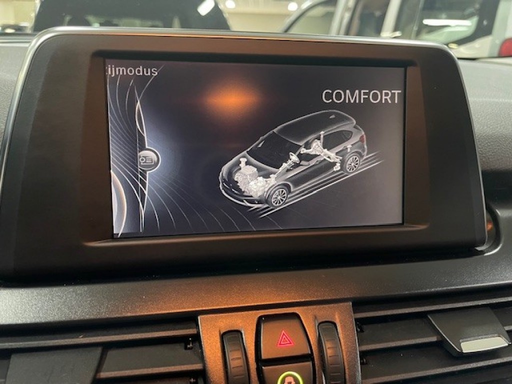 BMW-2-SERIE ACTIVE TOURER-216 D Automaat Afn. Trekhaak Navigatie Cruise Airco PDC
