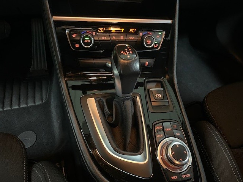 BMW-2-SERIE ACTIVE TOURER-216 D Automaat Afn. Trekhaak Navigatie Cruise Airco PDC