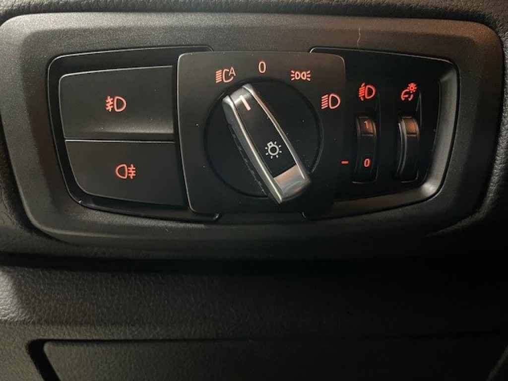 BMW-2-SERIE ACTIVE TOURER-216 D Automaat Afn. Trekhaak Navigatie Cruise Airco PDC