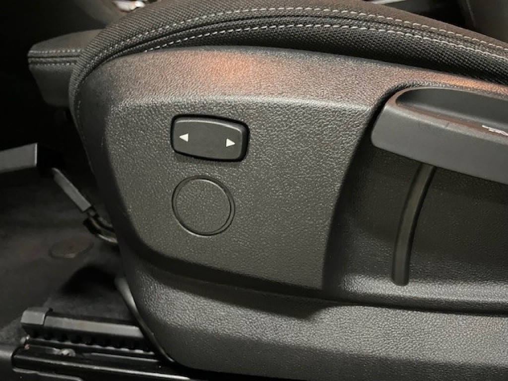 BMW-2-SERIE ACTIVE TOURER-216 D Automaat Afn. Trekhaak Navigatie Cruise Airco PDC