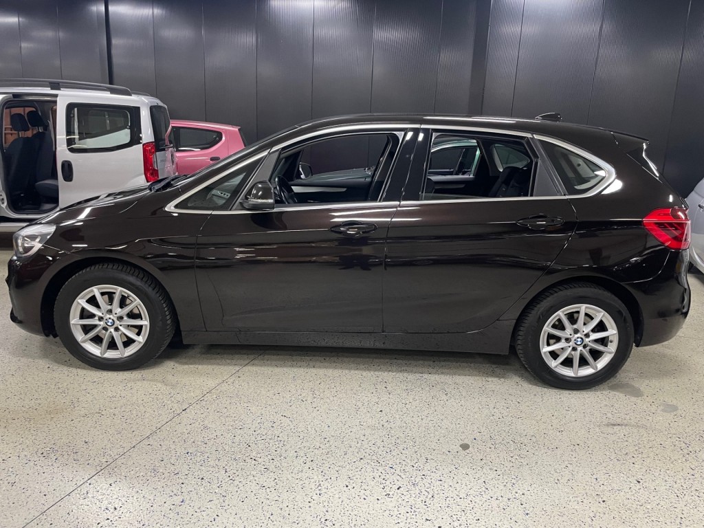 BMW-2-SERIE ACTIVE TOURER-216 D Automaat Afn. Trekhaak Navigatie Cruise Airco PDC