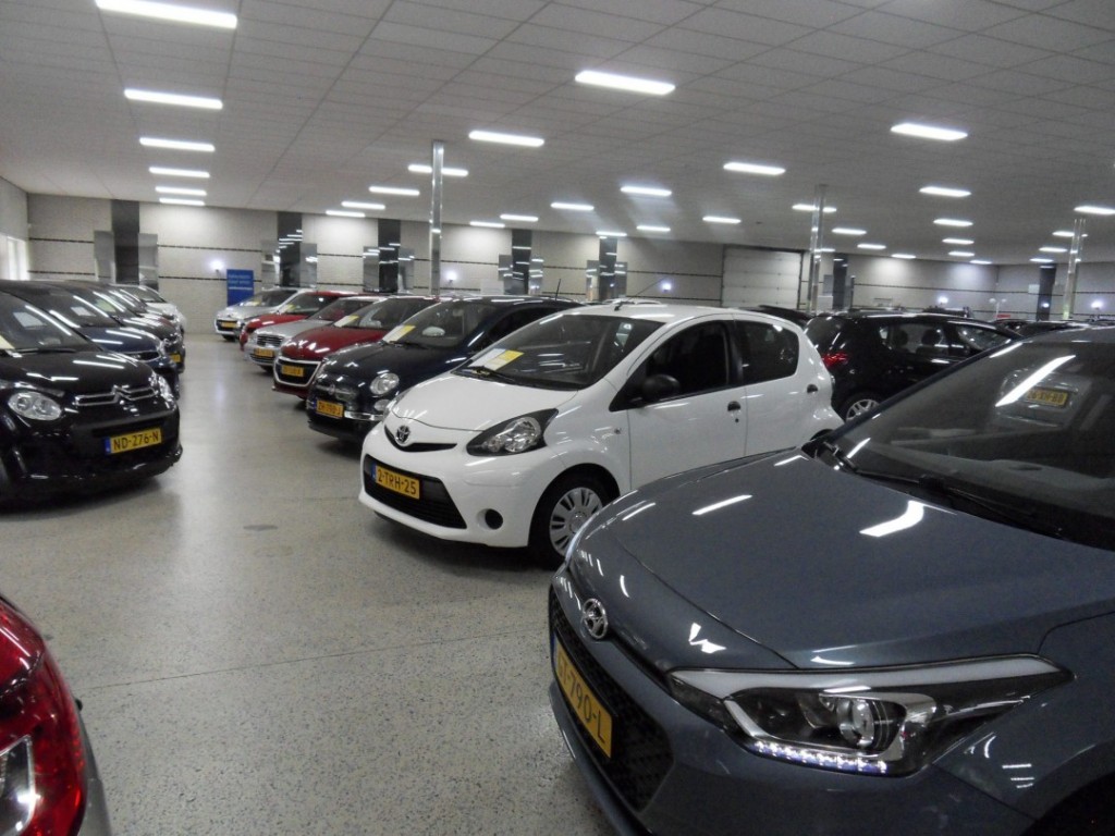 BMW-2-SERIE ACTIVE TOURER-216 D Automaat Afn. Trekhaak Navigatie Cruise Airco PDC