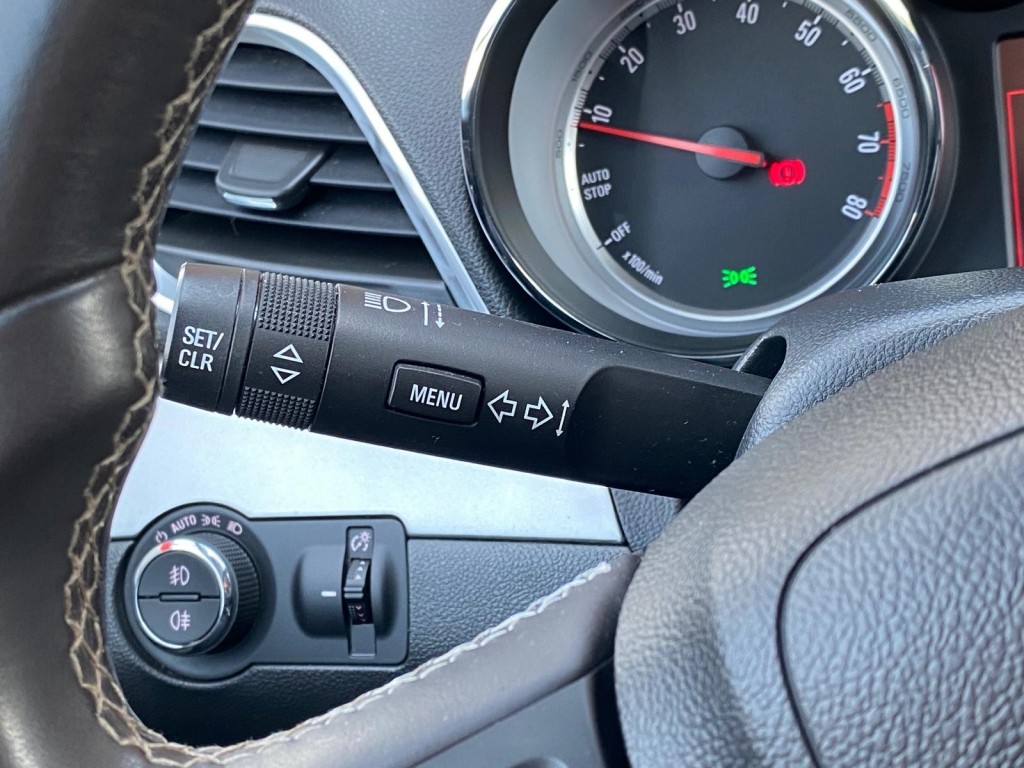 OPEL-MOKKA-1.4 T COSMO NAVI CRUISE CLIMA PDC VOOR EN ACHTER TREKHAAK