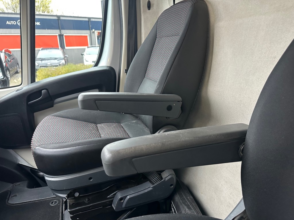 PEUGEOT-BOXER-2.2 HDI 120 L2H1    € 13.128,50 incl. BTW