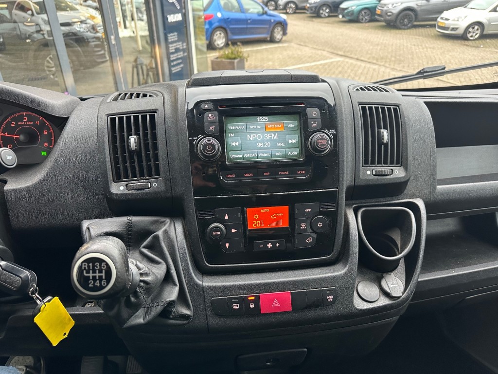 PEUGEOT-BOXER-2.2 HDI 120 L2H1    € 13.128,50 incl. BTW