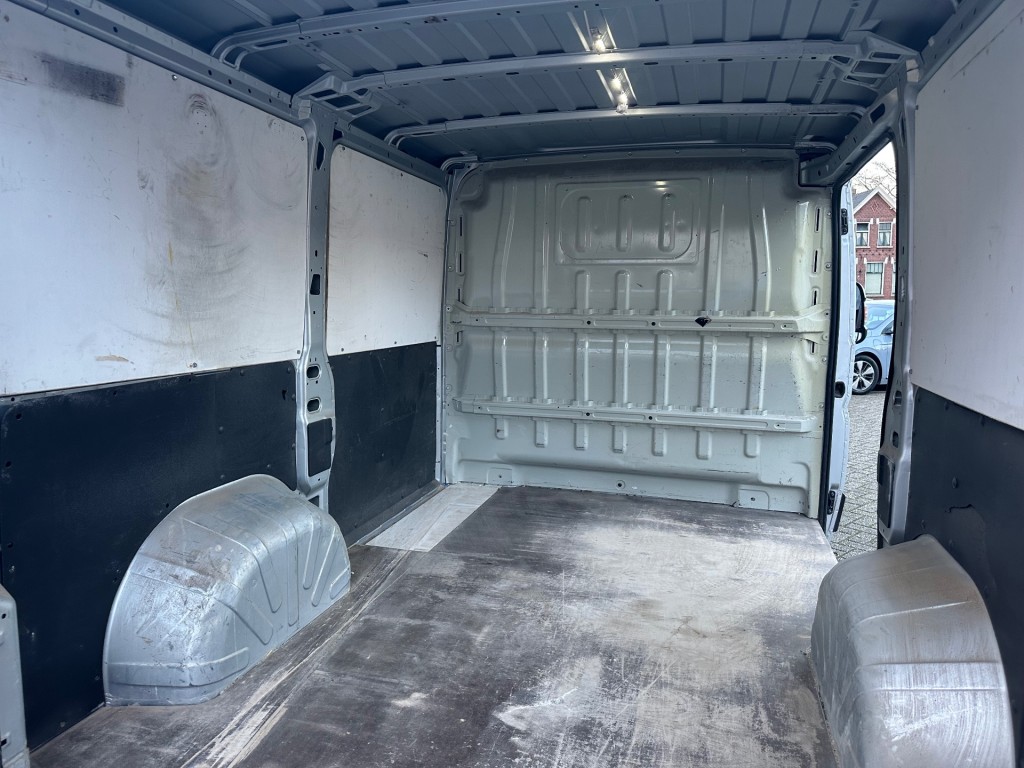 PEUGEOT-BOXER-333 2.0 HDI L1H1   € 12.093,50  incl. BTW