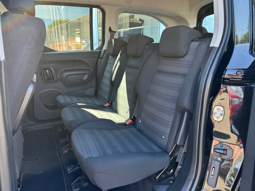 OPEL-COMBO-1.5 LIFE AUT 7 PERSOONS