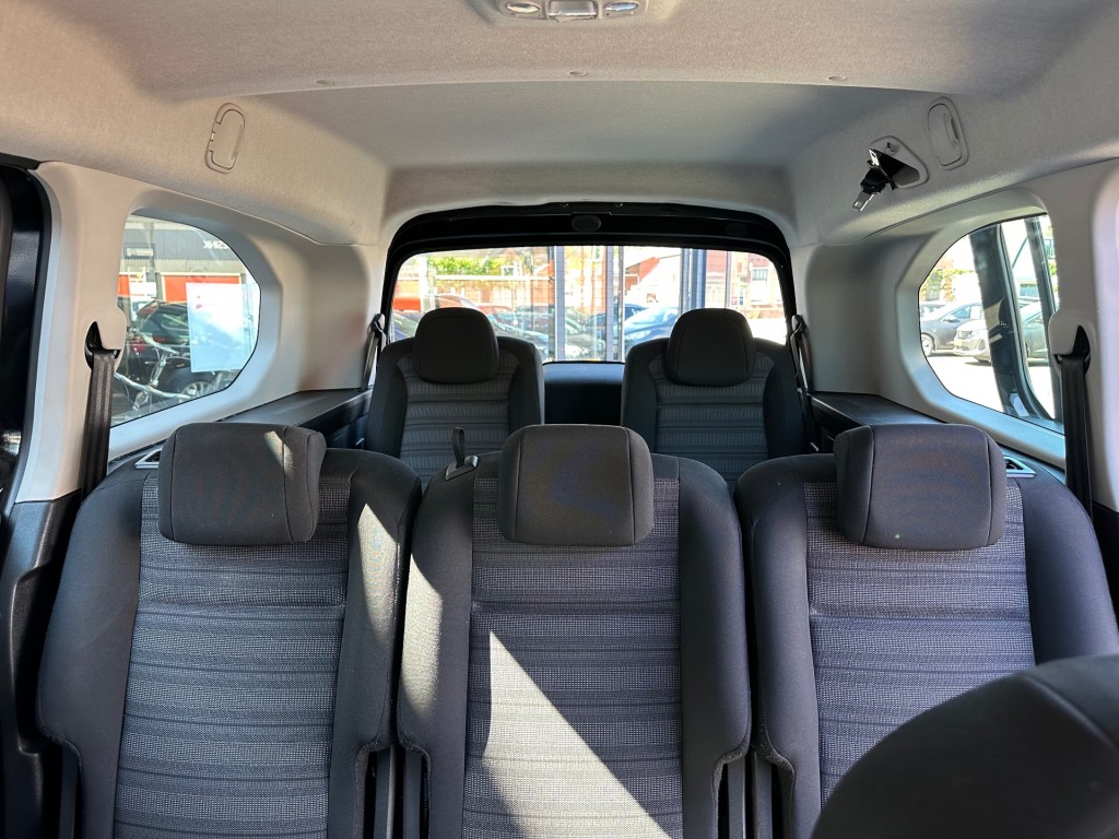OPEL-COMBO-1.5 LIFE AUT 7 PERSOONS