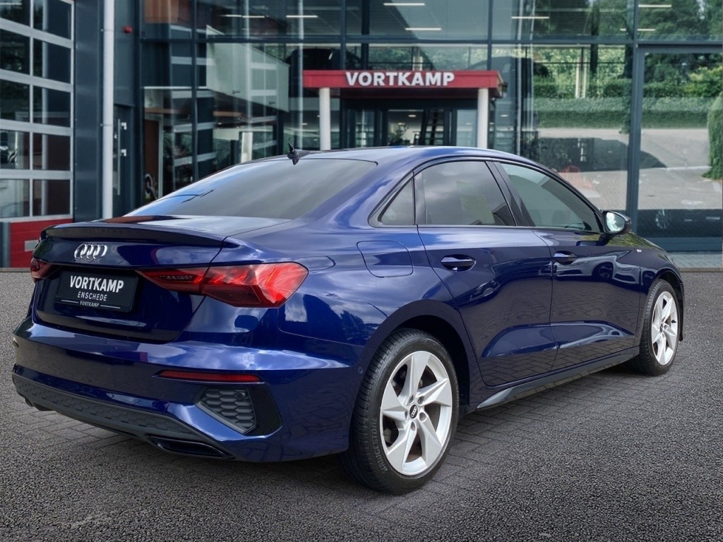 AUDI-A3-30 TFSI S-LINE MATRIX-LED/PDC/STOELVERW/PDC/NAVI