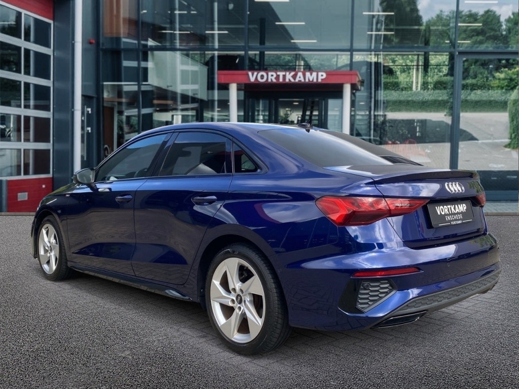 AUDI-A3-30 TFSI S-LINE MATRIX-LED/PDC/STOELVERW/PDC/NAVI