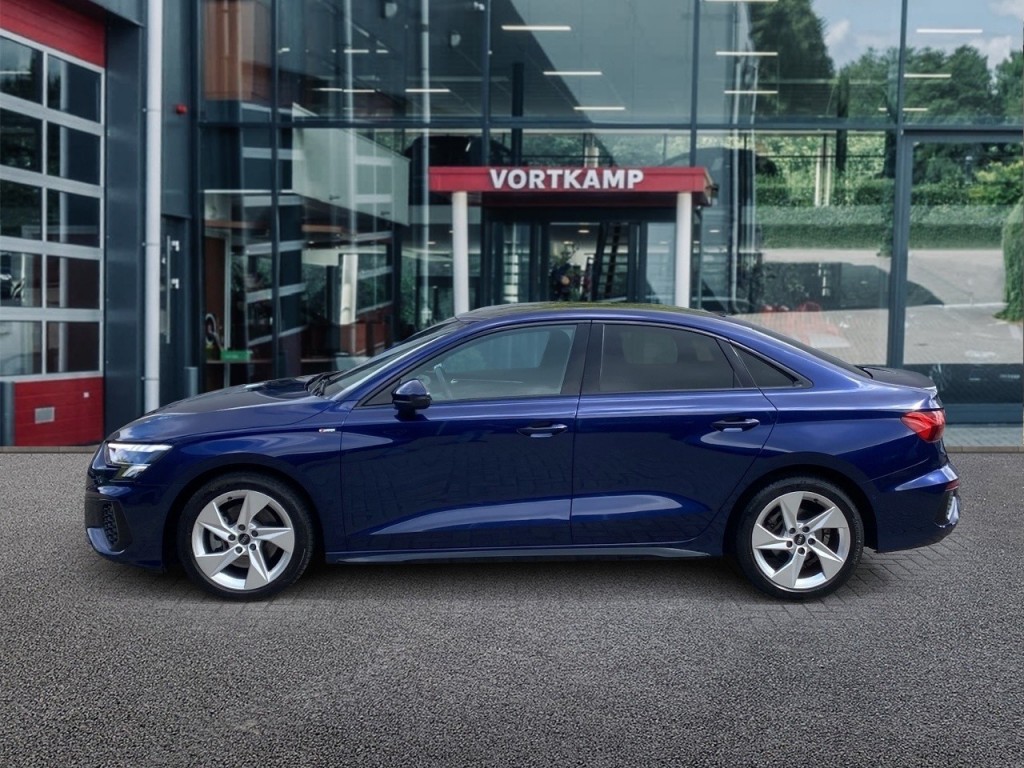AUDI-A3-30 TFSI S-LINE MATRIX-LED/PDC/STOELVERW/PDC/NAVI