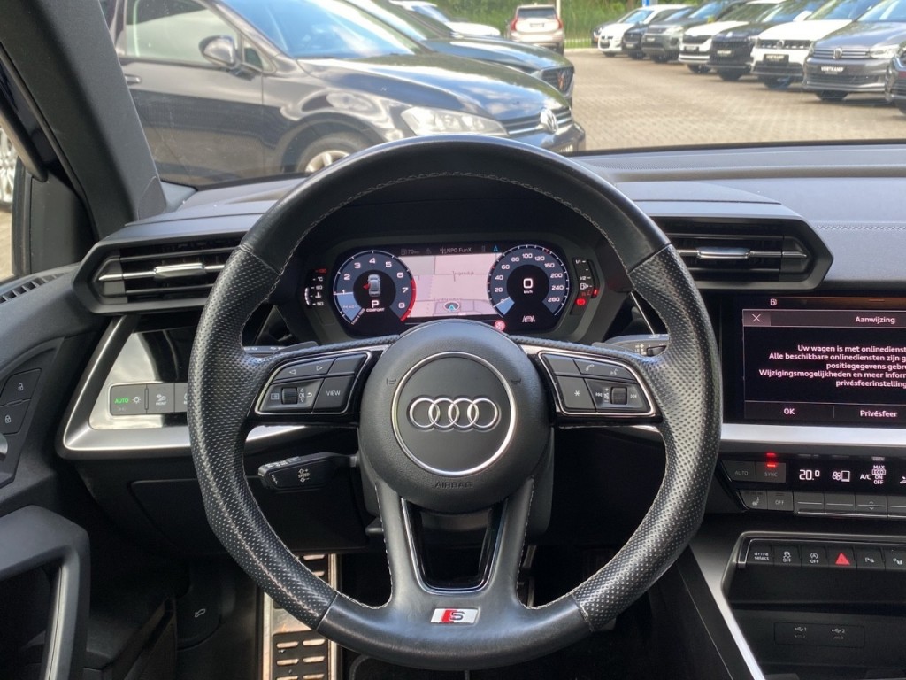 AUDI-A3-30 TFSI S-LINE MATRIX-LED/PDC/STOELVERW/PDC/NAVI