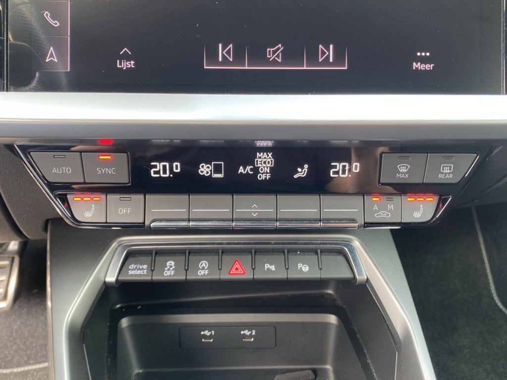 AUDI-A3-30 TFSI S-LINE MATRIX-LED/PDC/STOELVERW/PDC/NAVI