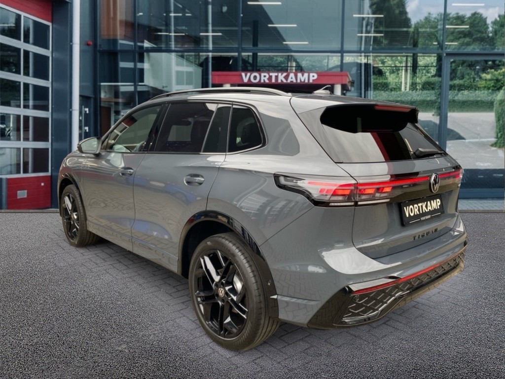VOLKSWAGEN-TIGUAN-1.5 TSI EHYBRID R-LINE BLACK-OPTIK PANO-DAK/TREKHAAK/LEDER/360-C