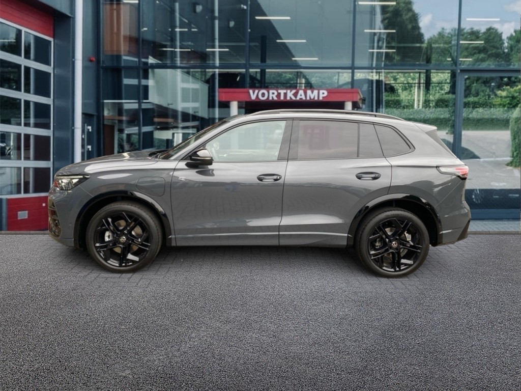 VOLKSWAGEN-TIGUAN-1.5 TSI EHYBRID R-LINE BLACK-OPTIK PANO-DAK/TREKHAAK/LEDER/360-C