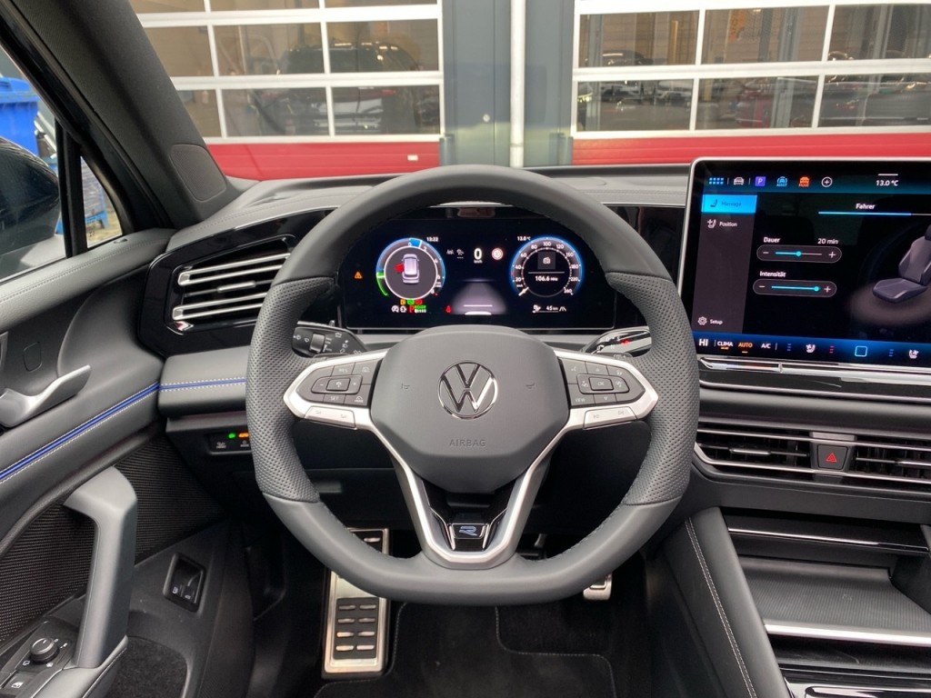 VOLKSWAGEN-TIGUAN-1.5 TSI EHYBRID R-LINE BLACK-OPTIK PANO-DAK/TREKHAAK/LEDER/360-C