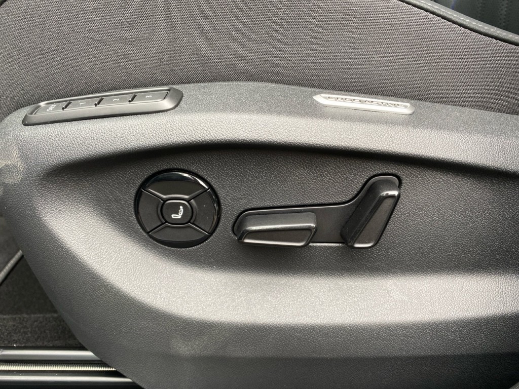 VOLKSWAGEN-TIGUAN-1.5 TSI EHYBRID R-LINE BLACK-OPTIK PANO-DAK/TREKHAAK/LEDER/360-C