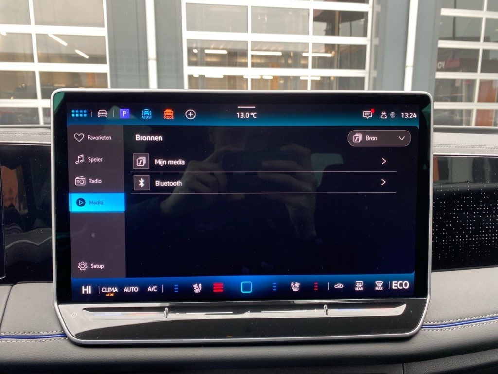 VOLKSWAGEN-TIGUAN-1.5 TSI EHYBRID R-LINE BLACK-OPTIK PANO-DAK/TREKHAAK/LEDER/360-C