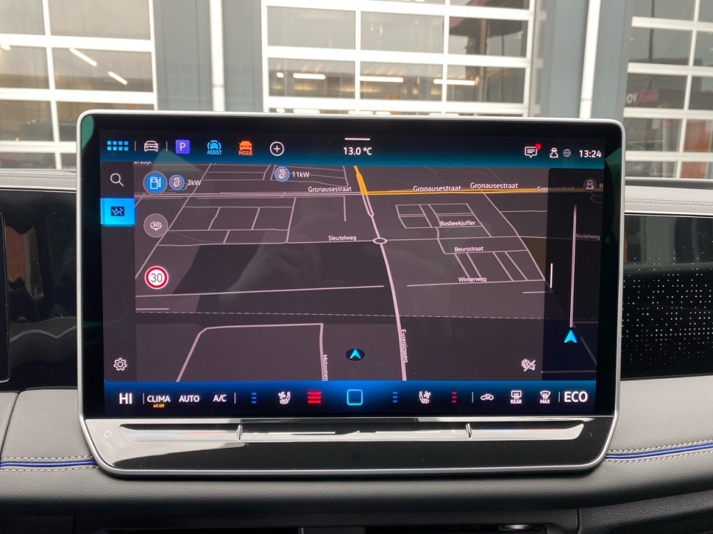 VOLKSWAGEN-TIGUAN-1.5 TSI EHYBRID R-LINE BLACK-OPTIK PANO-DAK/TREKHAAK/LEDER/360-C