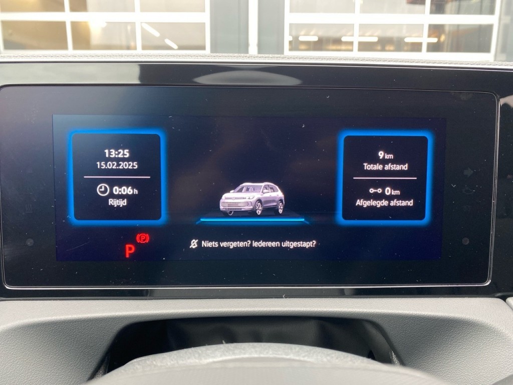 VOLKSWAGEN-TIGUAN-1.5 TSI EHYBRID R-LINE BLACK-OPTIK PANO-DAK/TREKHAAK/LEDER/360-C