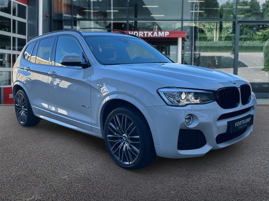 BMW-X3-XDRIVE 28i M SPORT PANO-DAK/CAMERA/TREKHAAK/NAVI/CRUISE/STOELVE