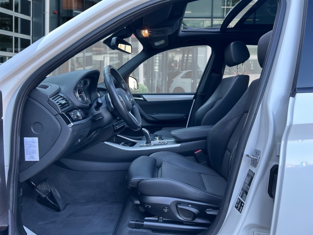 BMW-X3-XDRIVE 28i M SPORT PANO-DAK/CAMERA/TREKHAAK/NAVI/CRUISE/STOELVE