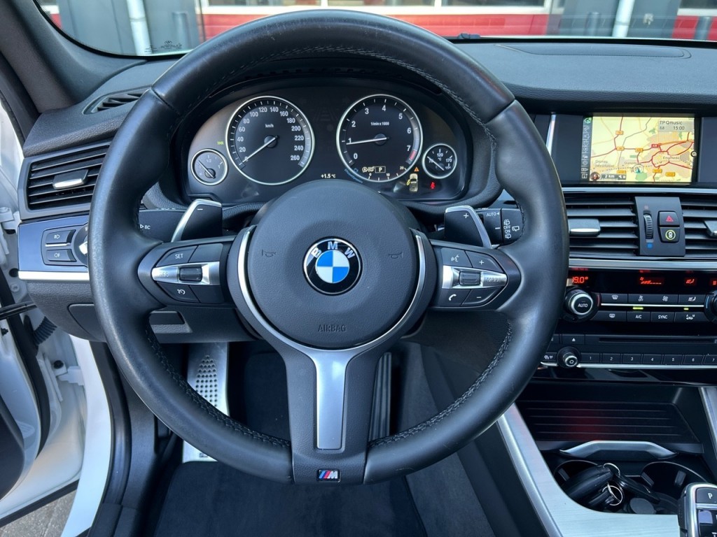 BMW-X3-XDRIVE 28i M SPORT PANO-DAK/CAMERA/TREKHAAK/NAVI/CRUISE/STOELVE