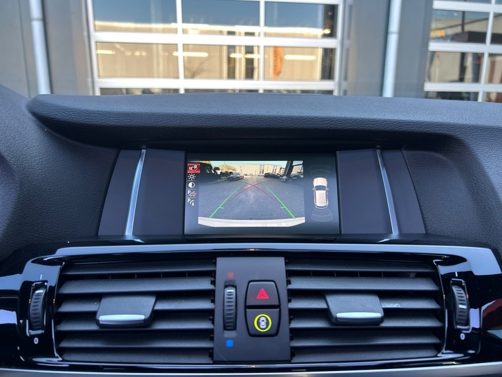BMW-X3-XDRIVE 28i M SPORT PANO-DAK/CAMERA/TREKHAAK/NAVI/CRUISE/STOELVE