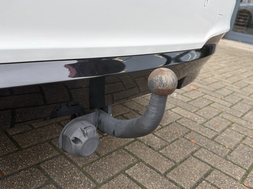 BMW-X3-XDRIVE 28i M SPORT PANO-DAK/CAMERA/TREKHAAK/NAVI/CRUISE/STOELVE