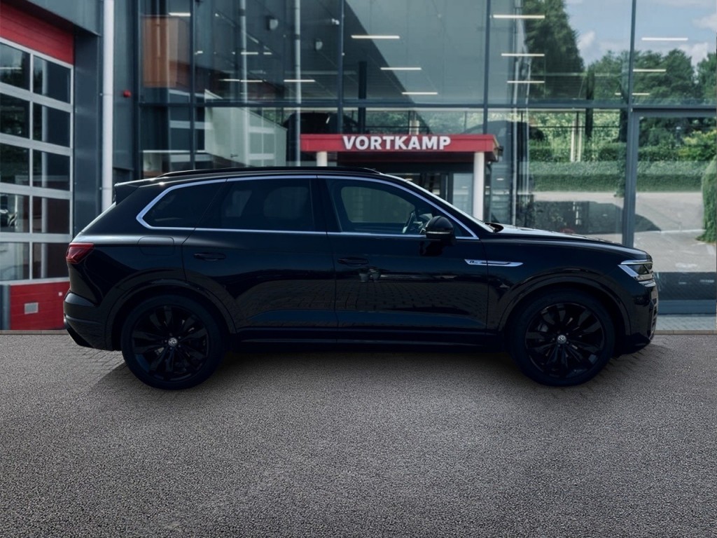 VOLKSWAGEN-TOUAREG-3.0 TDI R-LINE 4MOTION PANO-DAK/TREKHAAK/DYNAUDIO/LEDER/NAVI/ACC