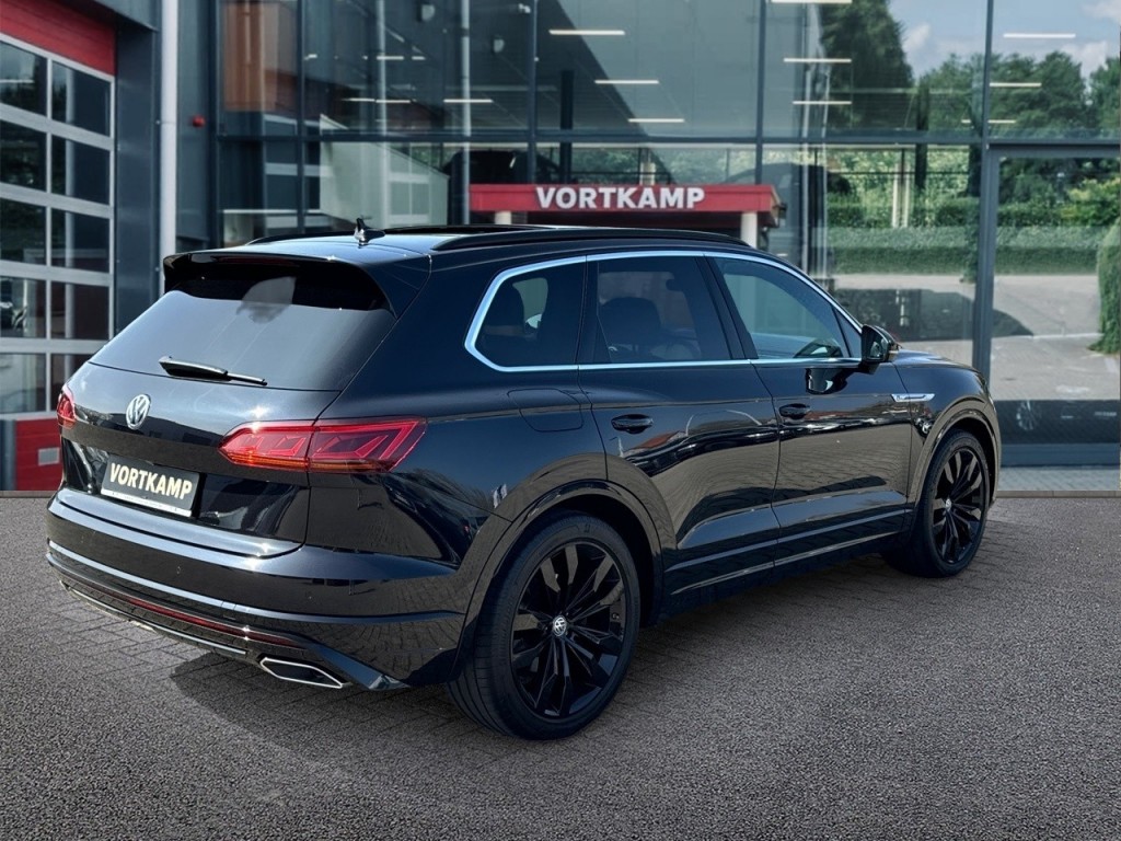 VOLKSWAGEN-TOUAREG-3.0 TDI R-LINE 4MOTION PANO-DAK/TREKHAAK/DYNAUDIO/LEDER/NAVI/ACC