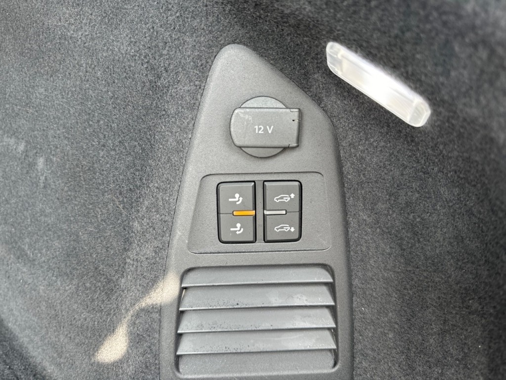 VOLKSWAGEN-TOUAREG-3.0 TDI R-LINE 4MOTION PANO-DAK/TREKHAAK/DYNAUDIO/LEDER/NAVI/ACC